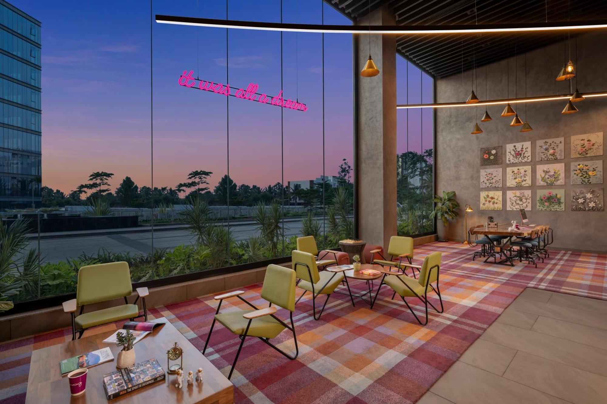 Hotel Moxy Bengaluru Airport Prestige Tech Cloud Devanahalli Exterior foto
